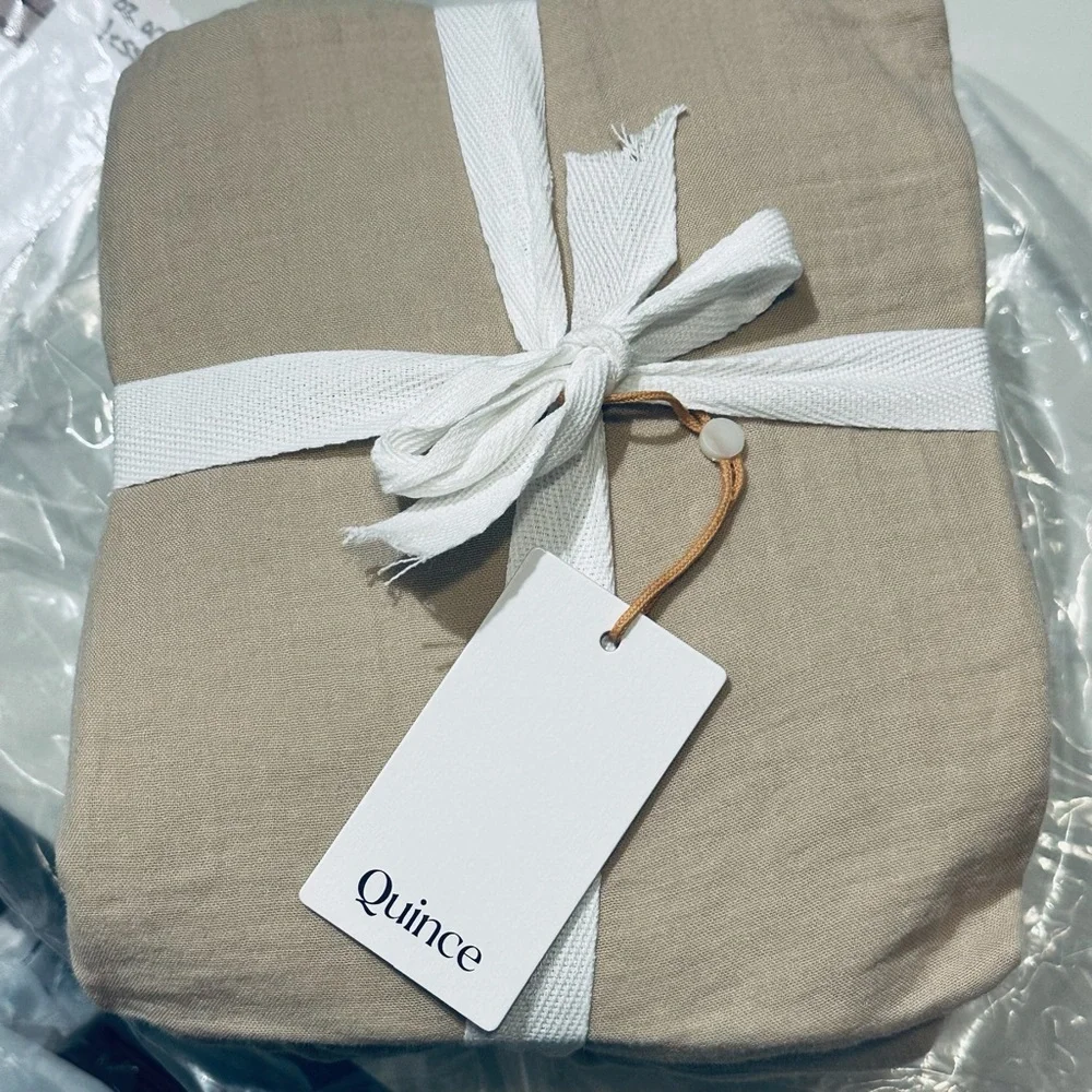 NWT QUINCE 3-Pack Muslin Crib Sheet Dune 2038 - Picture 2 of 9
